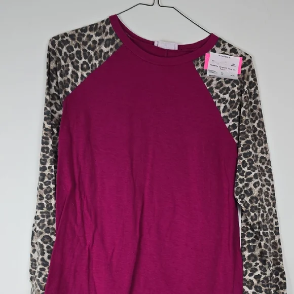 Zenana Outfitters Magenta Top with Animal Print Sleeves - Picture 1 of 4